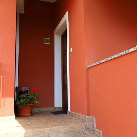 Apartment Zita With 1 Bedroom In Relaxing Surroundings Near Umag Умаг Экстерьер фото