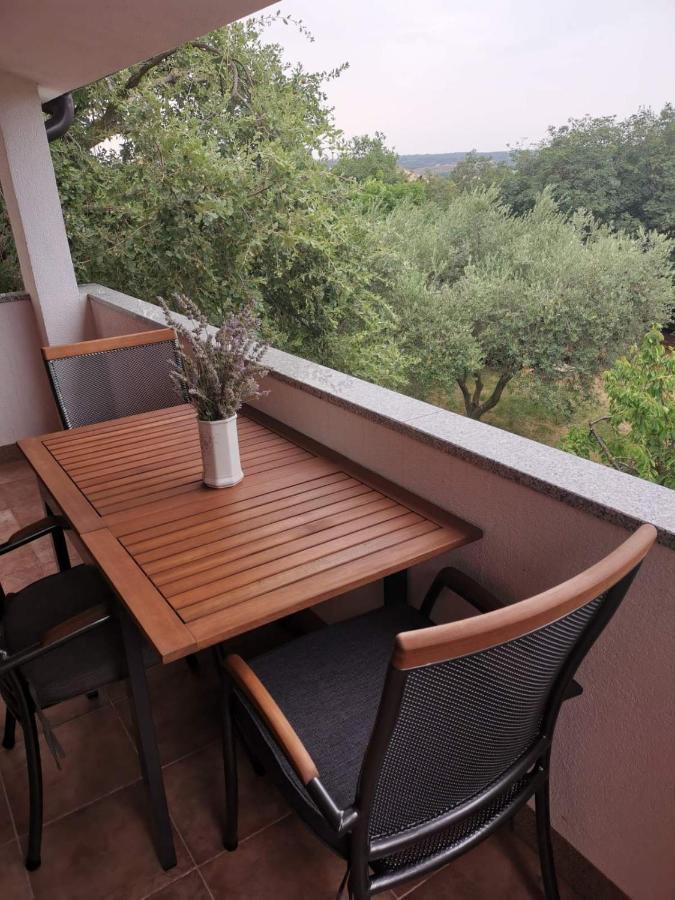 Apartment Zita With 1 Bedroom In Relaxing Surroundings Near Umag Умаг Экстерьер фото