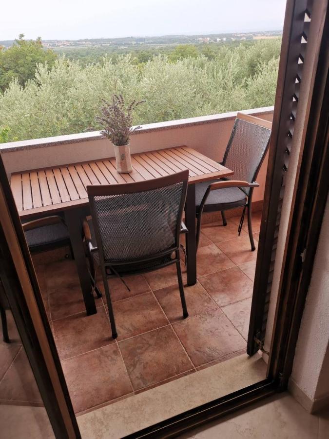 Apartment Zita With 1 Bedroom In Relaxing Surroundings Near Umag Умаг Экстерьер фото
