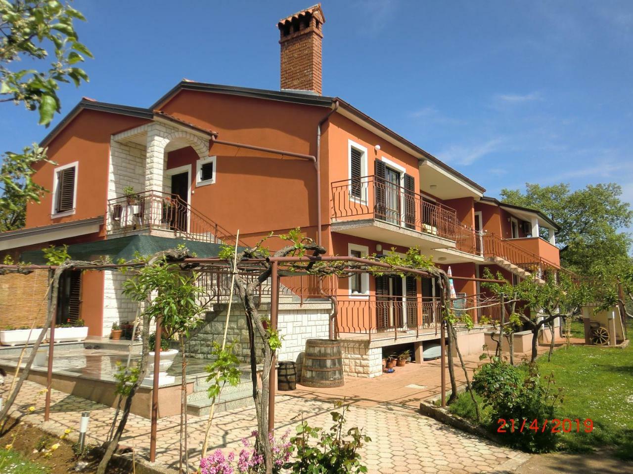 Apartment Zita With 1 Bedroom In Relaxing Surroundings Near Umag Умаг Экстерьер фото